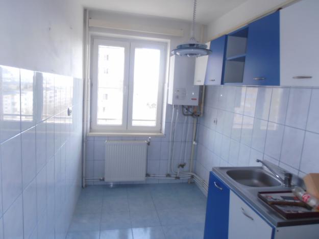 BACAU, VAND URGENT APARTAMENT CU 2 CAMERE DECOMANDAT PE CORNISA LA CARREFOUR, - Pret | Preturi BACAU, VAND URGENT APARTAMENT CU 2 CAMERE DECOMANDAT PE CORNISA LA CARREFOUR,