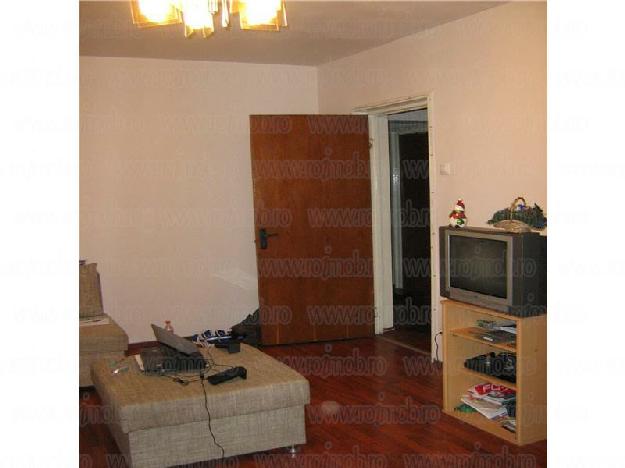 Apartament 3 camere Renovat bloc reabilitat Vis-a-vis Plaza Romania - Pret | Preturi Apartament 3 camere Renovat bloc reabilitat Vis-a-vis Plaza Romania