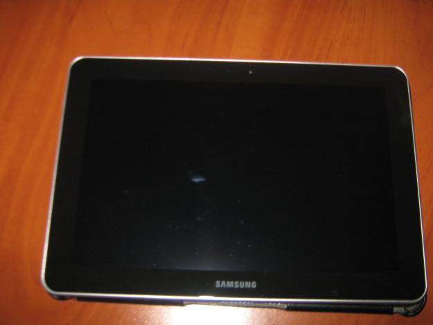Vand Tableta Samsung GT-P7500 10.1 16 GB alba + husa din piele neagra cadou - Pret | Preturi Vand Tableta Samsung GT-P7500 10.1 16 GB alba + husa din piele neagra cadou