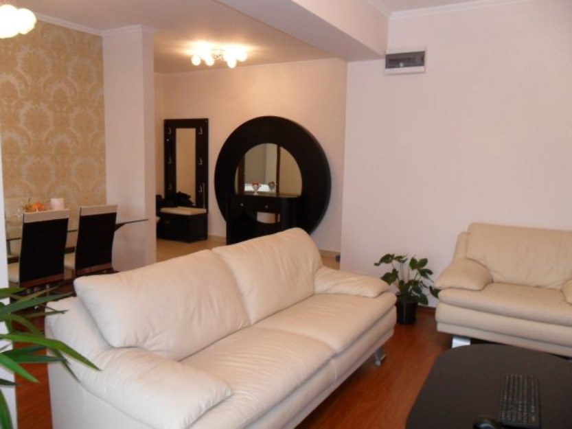 Vand apartament 2 camere - Pret | Preturi Vand apartament 2 camere