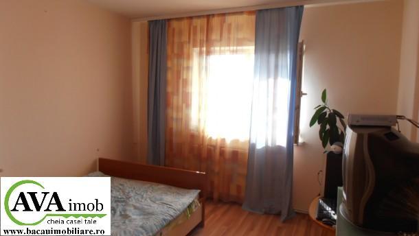 Vand apartament cu 3 camere decomandat, zona 22 Decembrie, renovat - Pret | Preturi Vand apartament cu 3 camere decomandat, zona 22 Decembrie, renovat