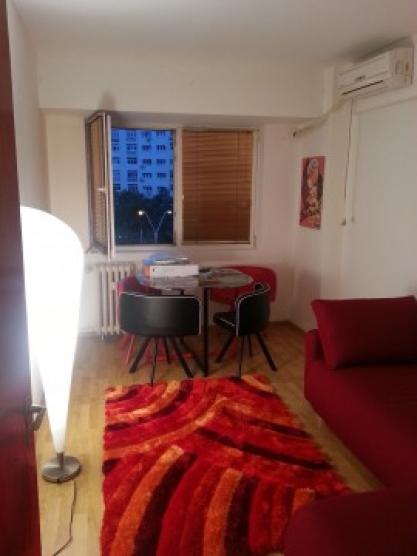 Va oferim spre inchiriere apartament de 3 camere, Titulescu - Pret | Preturi Va oferim spre inchiriere apartament de 3 camere, Titulescu