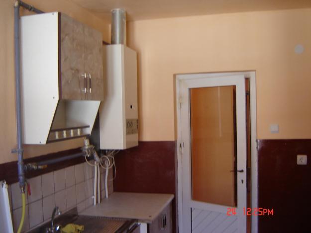 inchiriez apartament 3 camere in centrul orasului covasna - Pret | Preturi inchiriez apartament 3 camere in centrul orasului covasna