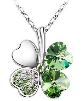 Colier cristale Swarovski Flower Hearts Argintiu - Pret | Preturi Colier cristale Swarovski Flower Hearts Argintiu