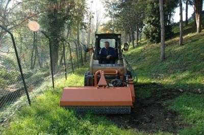 Tocatoare resturi vegetale pentru Utilaje Skid Steer - Pret | Preturi Tocatoare resturi vegetale pentru Utilaje Skid Steer