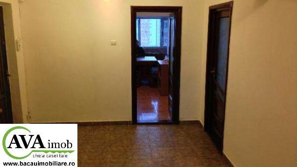 Apartament 3 camere decomandat zona Stefan cel Mare - Pret | Preturi Apartament 3 camere decomandat zona Stefan cel Mare