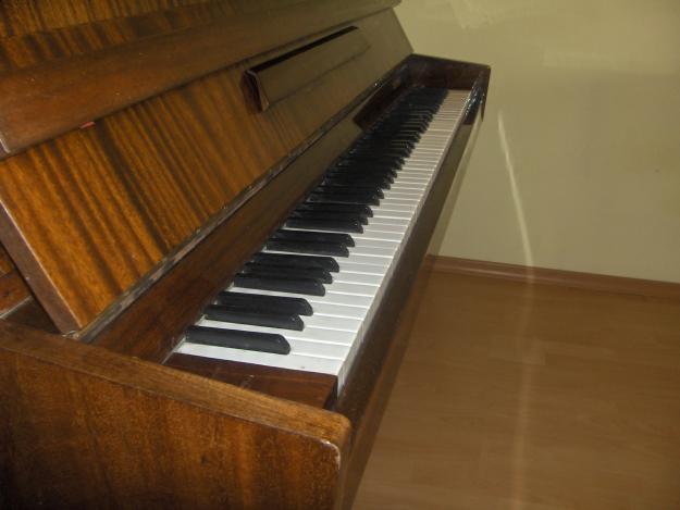 Vand URGENT pianina marca Czerny!!! - Pret | Preturi Vand URGENT pianina marca Czerny!!!