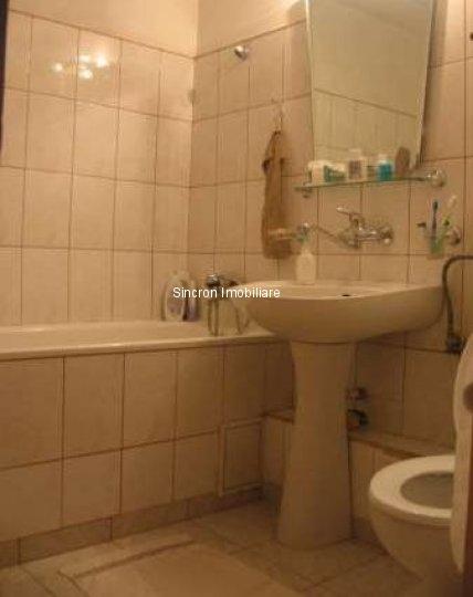 Apartament 3 camere B-dul Chisinau,Piata Delfinului - Pret | Preturi Apartament 3 camere B-dul Chisinau,Piata Delfinului