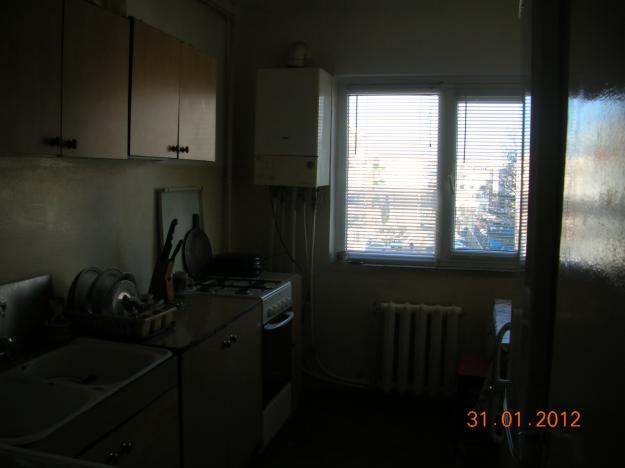 Vand apartament 3 camere Mioveni - Pret | Preturi Vand apartament 3 camere Mioveni