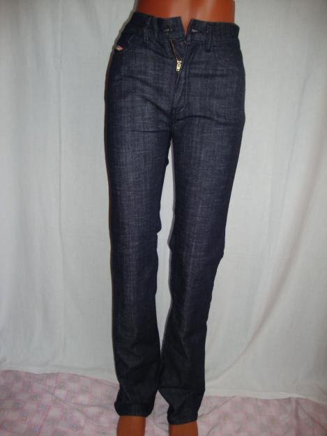 Blugi / jeans diesel sandre de femei originali - Pret | Preturi Blugi / jeans diesel sandre de femei originali