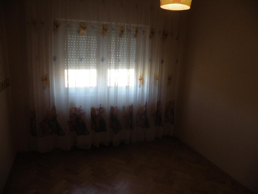 Apartament 3 camere,zona de nord a blvd. Mihai Viteazu - Pret | Preturi Apartament 3 camere,zona de nord a blvd. Mihai Viteazu