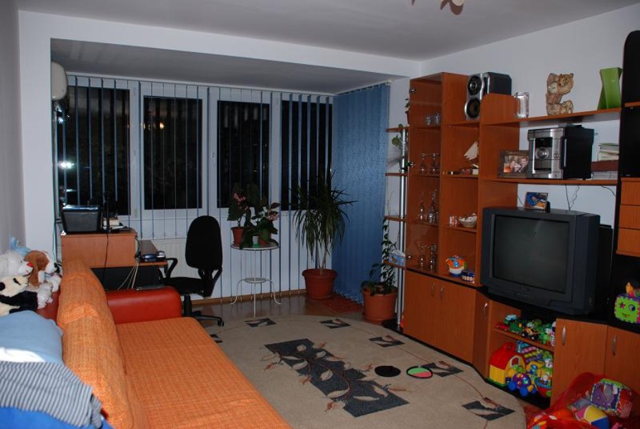 Inchiriez apartament 2 camere - Pret | Preturi Inchiriez apartament 2 camere