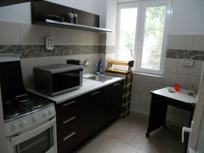 Apartament 3 camere, semidecomandat, la etajul 1, in Pta Mihai Viteazul - Pret | Preturi Apartament 3 camere, semidecomandat, la etajul 1, in Pta Mihai Viteazul