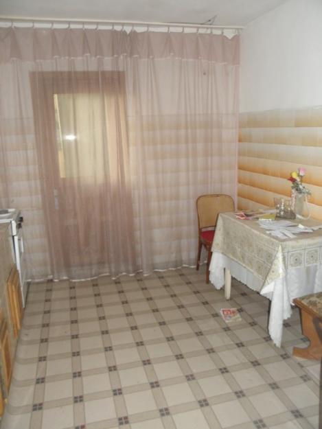 Vand apartament 3 camere decomandate 24.000 euro - Pret | Preturi Vand apartament 3 camere decomandate 24.000 euro