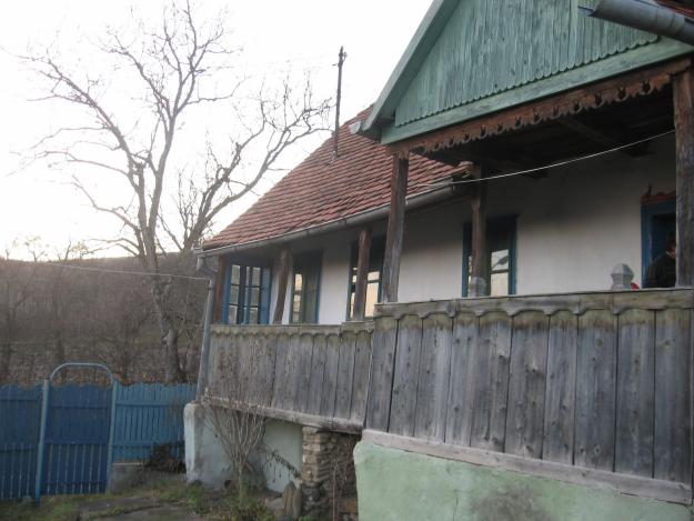 Teren de 719 mp si casa traditionala, la aprox 15 km de Sovata, jud. Mures - Pret | Preturi Teren de 719 mp si casa traditionala, la aprox 15 km de Sovata, jud. Mures