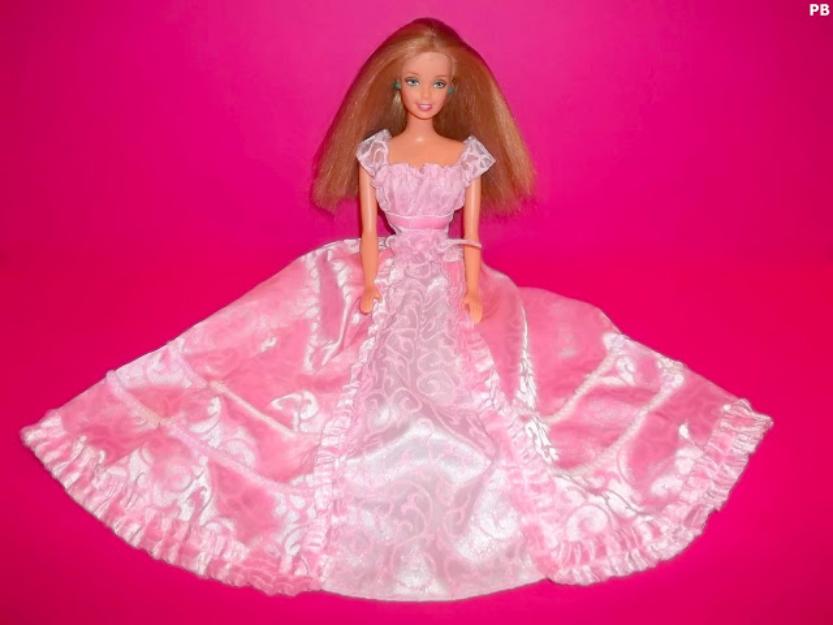 jucarii papusa barbie de la mattel cap 1976 si corp 1991 - Pret | Preturi jucarii papusa barbie de la mattel cap 1976 si corp 1991