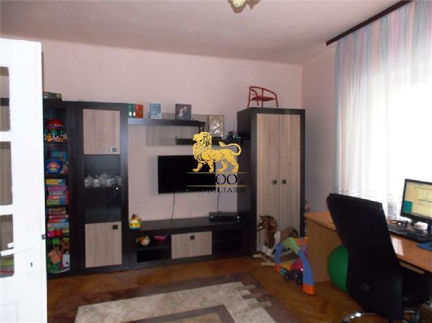 Apartament la casa 3 camere decomandate in Sibiu zona Parcul Sub Arini - Pret | Preturi Apartament la casa 3 camere decomandate in Sibiu zona Parcul Sub Arini