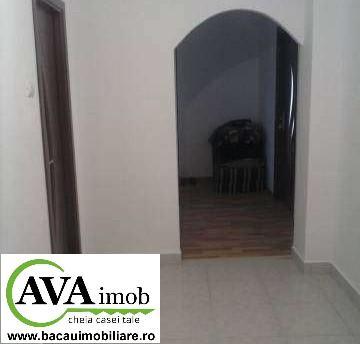 Vand urgent apartament cu 2 camere decomandat, in zona Ultracentrala, la etajul 2/4 - Pret | Preturi Vand urgent apartament cu 2 camere decomandat, in zona Ultracentrala, la etajul 2/4