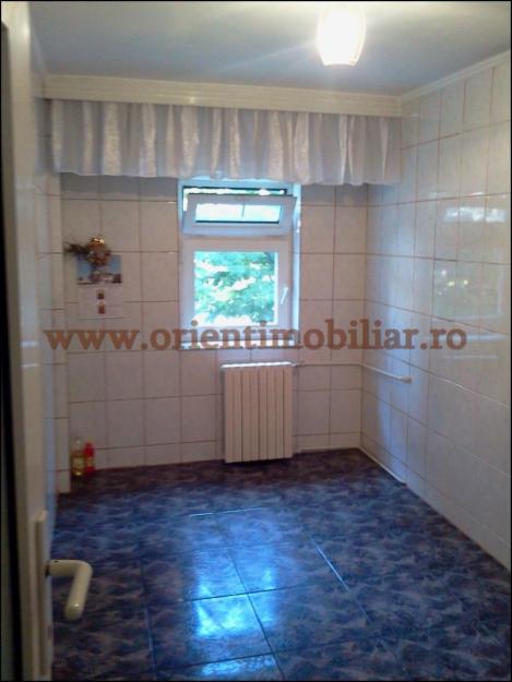 Inchiriez apartament 4 camere, zona trocadero, constanta, 300 euro - Pret | Preturi Inchiriez apartament 4 camere, zona trocadero, constanta, 300 euro