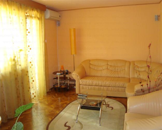 Vanzare apartament 4 camere zona Dinu - Pret | Preturi Vanzare apartament 4 camere zona Dinu