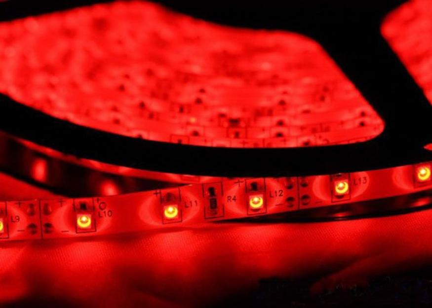 RED LED District: Banda LED 3528 la rola de 5m, 300 led, impermeabila - ROSU - Pret | Preturi RED LED District: Banda LED 3528 la rola de 5m, 300 led, impermeabila - ROSU