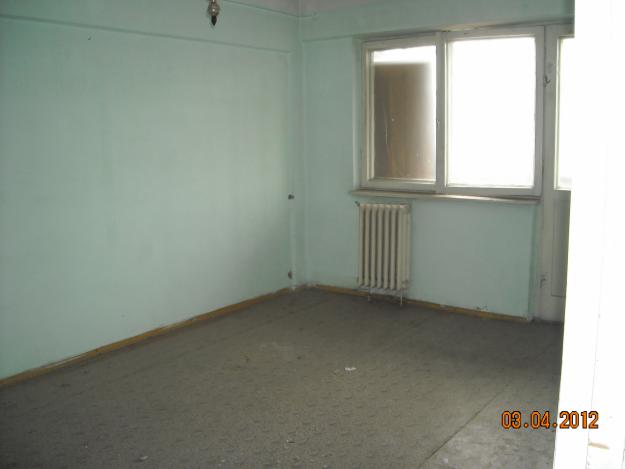 Vand apartament 3 camere - Pret | Preturi Vand apartament 3 camere