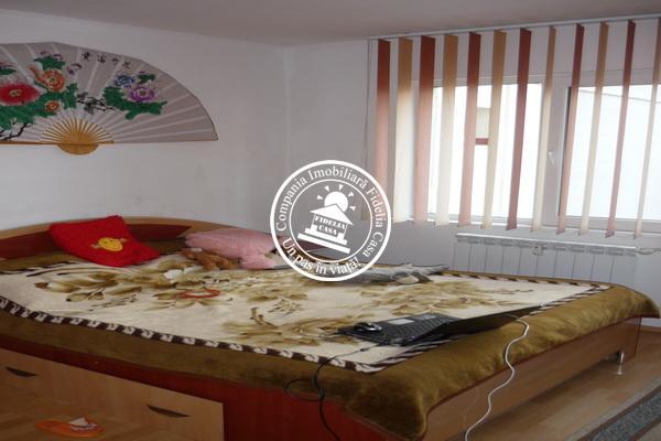 Apartament 3 camere de vanzare Iasi Podu Ros Cantemir - Pret | Preturi Apartament 3 camere de vanzare Iasi Podu Ros Cantemir