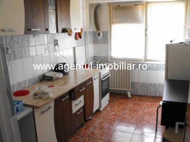 Inchiriere 3 camere mobilat Basarabia- Diham 330 E neg - Pret | Preturi Inchiriere 3 camere mobilat Basarabia- Diham 330 E neg