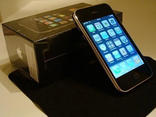 VAND iPHONE 3GS 16 GB SIGILAT 0786.626.937 - Pret | Preturi VAND iPHONE 3GS 16 GB SIGILAT 0786.626.937