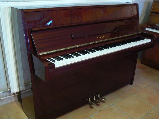 Pianina Yamaha mahogany - Pret | Preturi Pianina Yamaha mahogany
