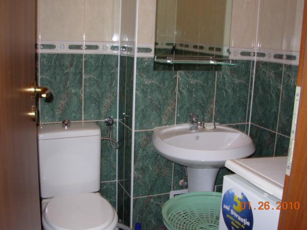 Inchiriez apartament 3 camere, zona Tractorul - Pret | Preturi Inchiriez apartament 3 camere, zona Tractorul