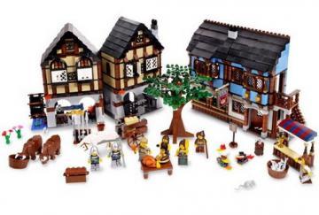 LEGO Medieval Market Village (10193) - Pret | Preturi LEGO Medieval Market Village (10193)