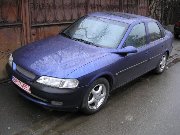 VAND: OPEL VECTRA BERLINA, 04/1997, 1,6 I 101CP ALBASTRU - Pret | Preturi VAND: OPEL VECTRA BERLINA, 04/1997, 1,6 I 101CP ALBASTRU