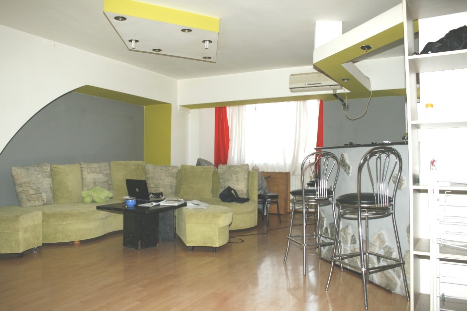 PIATA ALBA IULIA, apartament 3 camere, et. 4 in bloc 1993 - Pret | Preturi PIATA ALBA IULIA, apartament 3 camere, et. 4 in bloc 1993