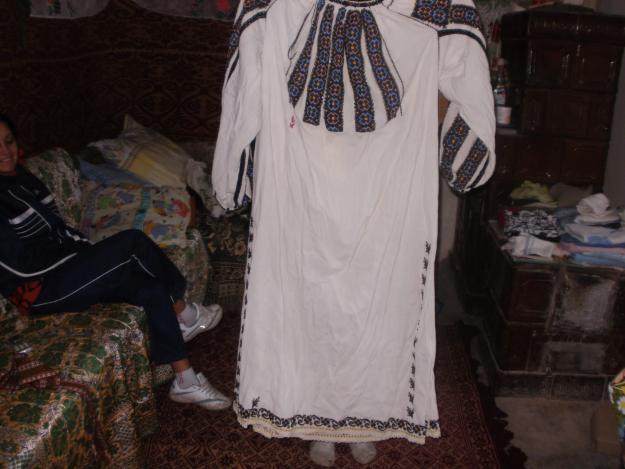 vand costume populare femeie/barbat - Pret | Preturi vand costume populare femeie/barbat