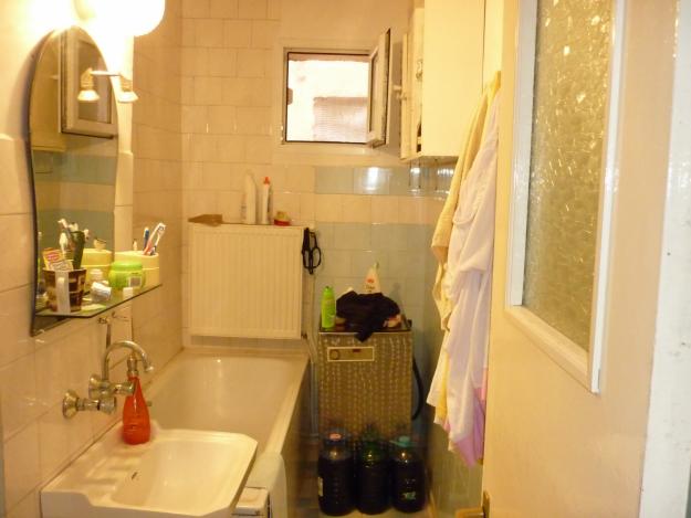 vand apartament doua camere - Pret | Preturi vand apartament doua camere