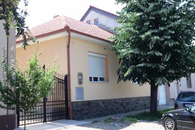 De inchiriat casa renovata cu 4 camere, str M.Averescu - Pret | Preturi De inchiriat casa renovata cu 4 camere, str M.Averescu