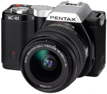 Pentax mirrorless K-01 + DAL 18-55 Argintiu / Negru Bonus: SanDisk Ultra 8GB SDHC 30MB/s + Transport Gratuit - Pret | Preturi Pentax mirrorless K-01 + DAL 18-55 Argintiu / Negru Bonus: SanDisk Ultra 8GB SDHC 30MB/s + Transport Gratuit