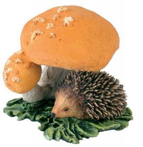 Baby Hedgehog and Mushrooms - Pret | Preturi Baby Hedgehog and Mushrooms