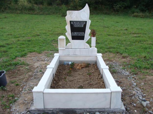 Firma de monumente funerare (cruci) in Brasov - Pret | Preturi Firma de monumente funerare (cruci) in Brasov