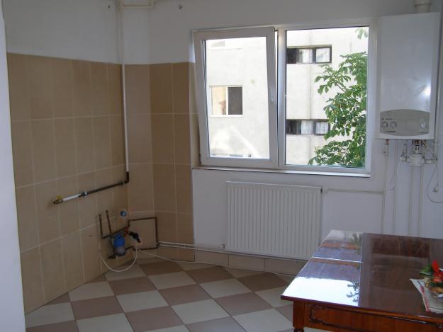 Apartament 2 camere, semidecomandat - Pret | Preturi Apartament 2 camere, semidecomandat