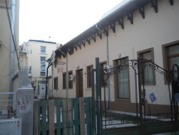 Apartament 4 camere in Cotroceni - Pret | Preturi Apartament 4 camere in Cotroceni