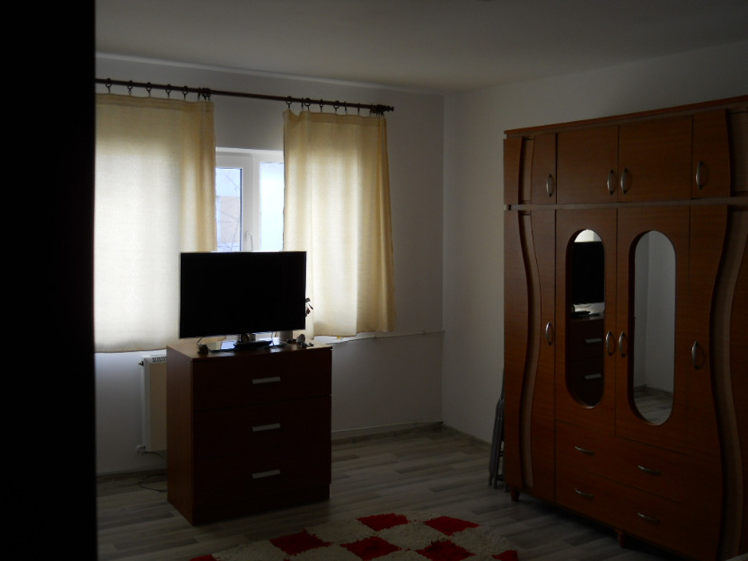 Vand apartament 2 camere decomandat - Pret | Preturi Vand apartament 2 camere decomandat