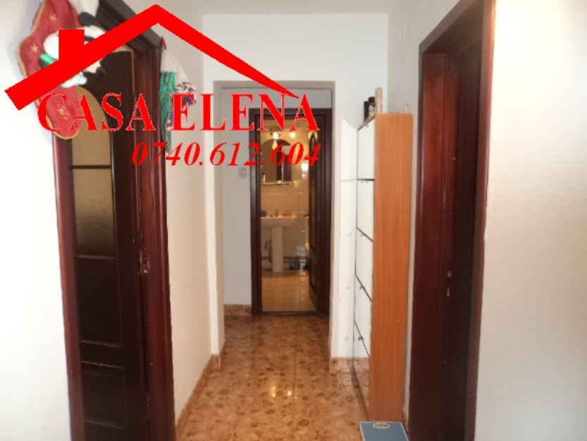 Vand apartament 4 camere in Onesti, zona ultracentrala - Pret | Preturi Vand apartament 4 camere in Onesti, zona ultracentrala