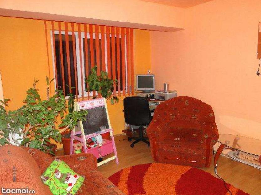 3 camere zona Casnica etajul 1 bloc din caramida izolat - Pret | Preturi 3 camere zona Casnica etajul 1 bloc din caramida izolat