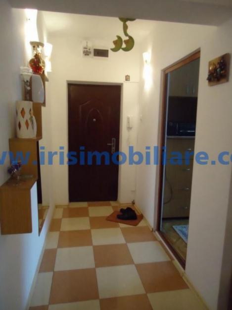 Vanzare apartament 4 camere - Pret | Preturi Vanzare apartament 4 camere