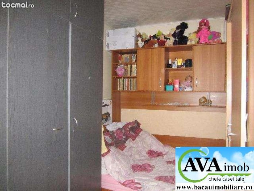 Vand urgent apartament cu 2 camere in zona Tic Tac – politie, la etajul 2, - Pret | Preturi Vand urgent apartament cu 2 camere in zona Tic Tac – politie, la etajul 2,