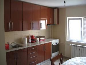 Apartament 3 camere - Pret | Preturi Apartament 3 camere