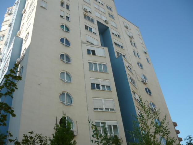 Apartament cu 4 camere - Plevnei, blocurile albastre - Pret | Preturi Apartament cu 4 camere - Plevnei, blocurile albastre