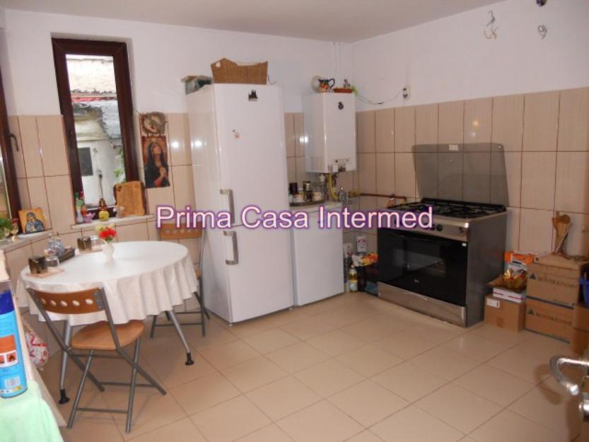 Vila P+1,5 camere ,centrala gaze STADION - Pret | Preturi Vila P+1,5 camere ,centrala gaze STADION